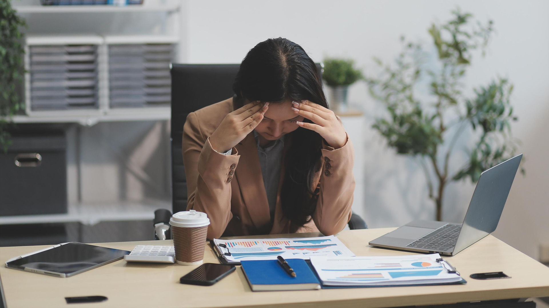 Depresión y ansiedad, principales consecuencias del estrés laboral en México